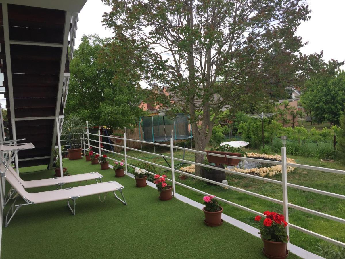 Lelle-Kert Apartman 01 巴拉通雷勒 外观 照片