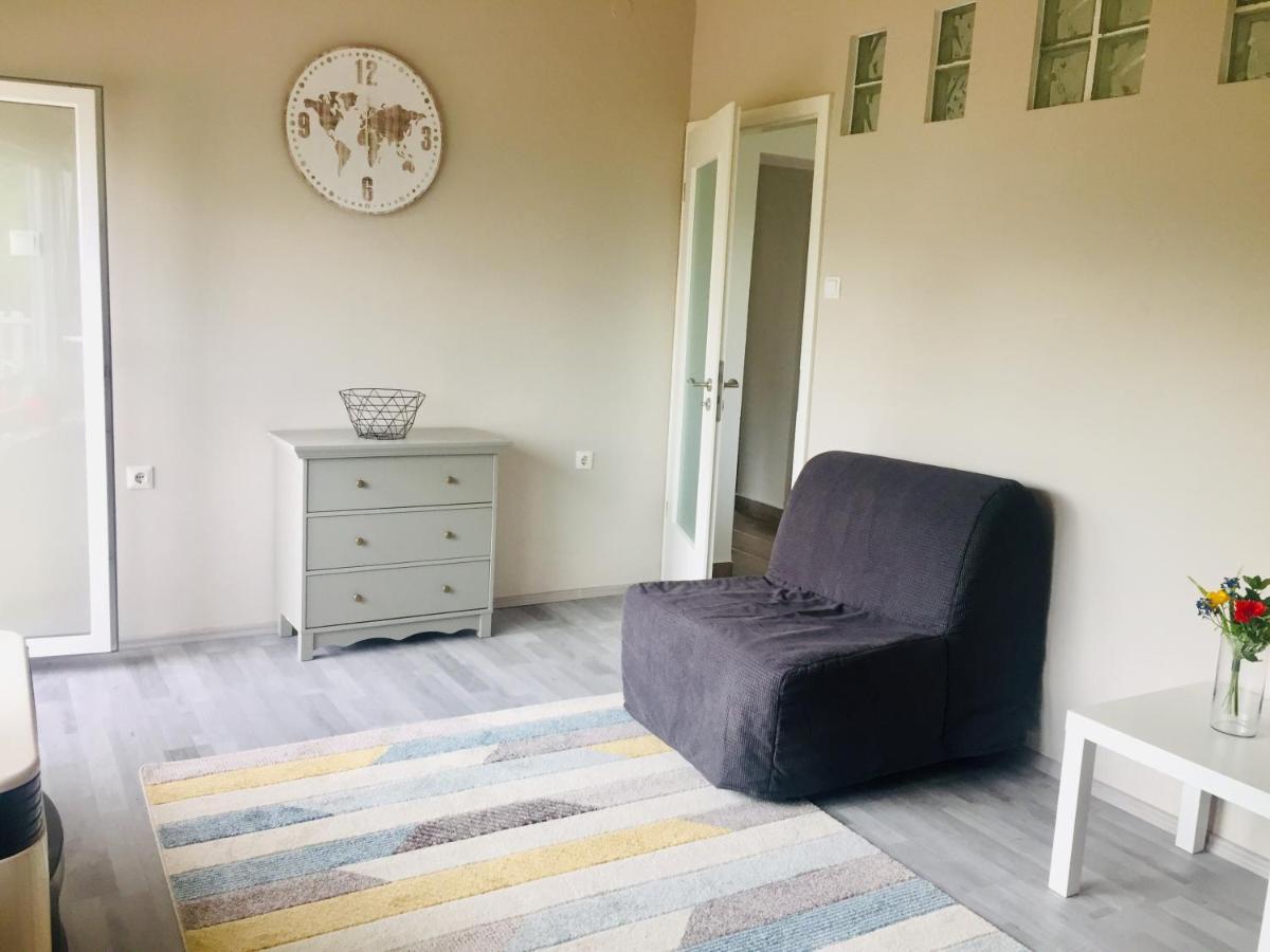 Lelle-Kert Apartman 01 巴拉通雷勒 外观 照片